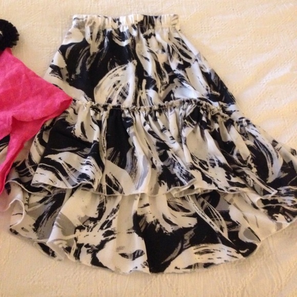 MIA BELLE OUTFIT SKIRT AND HALTER TOP SIze 4/5 - Picture 3 of 4